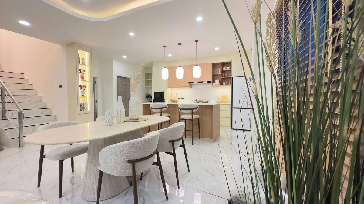 รูป ขายบ้านเดี่ยวพัทยา 2 ชั้น รีโนเวทใหม่ พร้อมอยู่ - รูปที่ 2/26