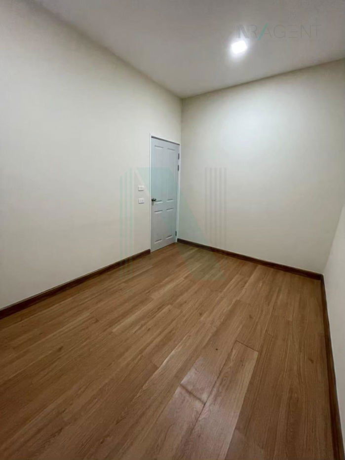 picture 📌 For Sell 2-story Townhouse GOLDEN TOWN 2 SRINAKARIN-SUKHUMVIT 4 bedroom 2 bathroom - 6/8