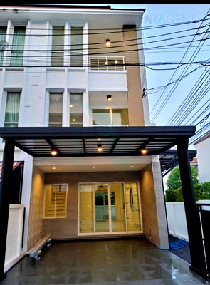 ทาวน์โฮม เขตลาดกระบัง : 📌 ขายทาวน์เฮาส์ โครงการ บ้านกลางเมือง เอสเซ้นส์ อ่อนนุช – วงแหวน 2 ชั้น 3 ห้องนอน 3 ห้องน้ำ