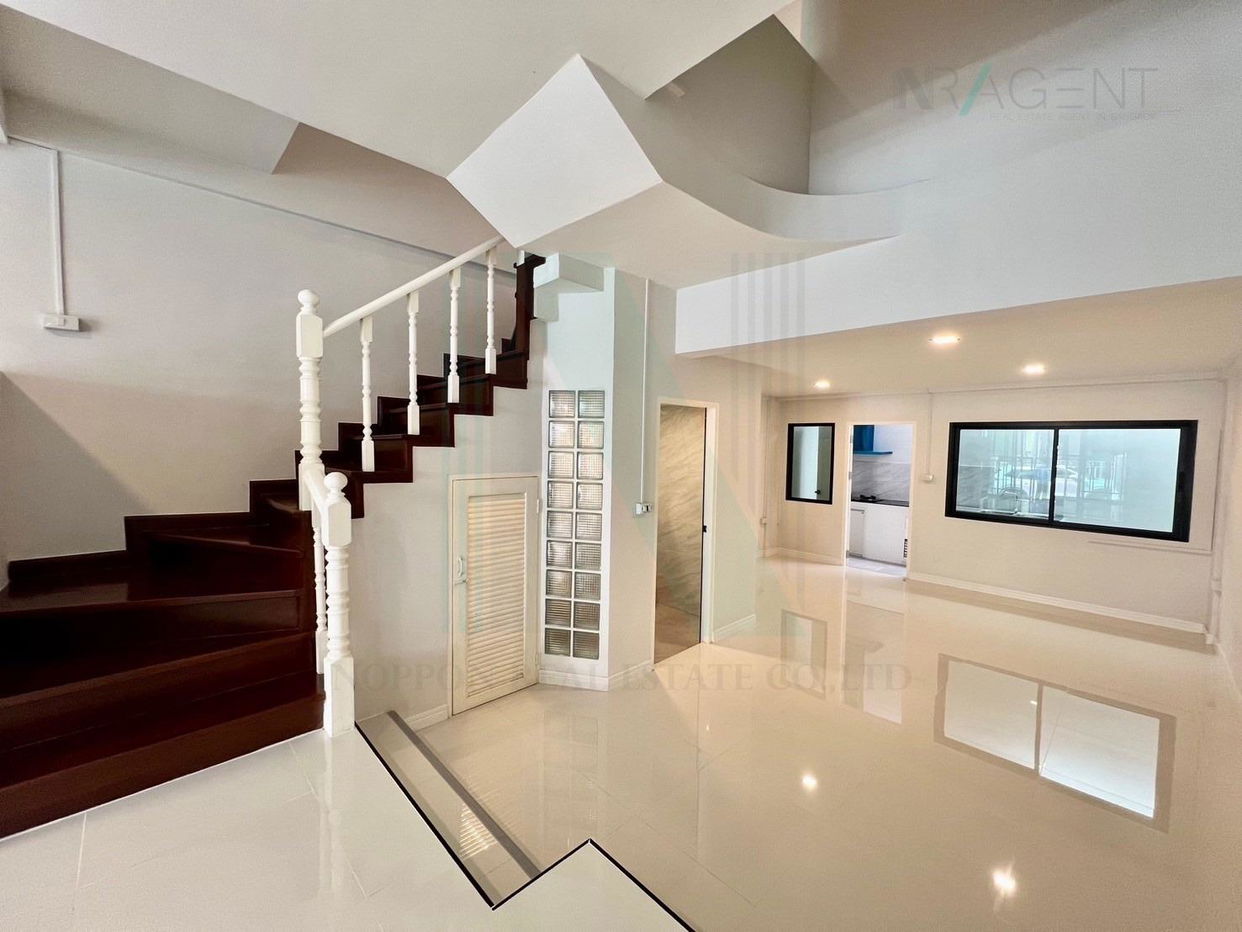 picture 📌 For Sell Town house SUPAROM CHANGWATANA 3-story 3 bedroom 3 bathroom - 2/8