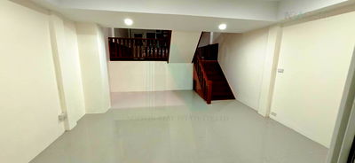 Townhouses for sale Nonthaburi : 📌 For Sell Town house NAVANICH 3-story 4 bedroom 3 bathroom