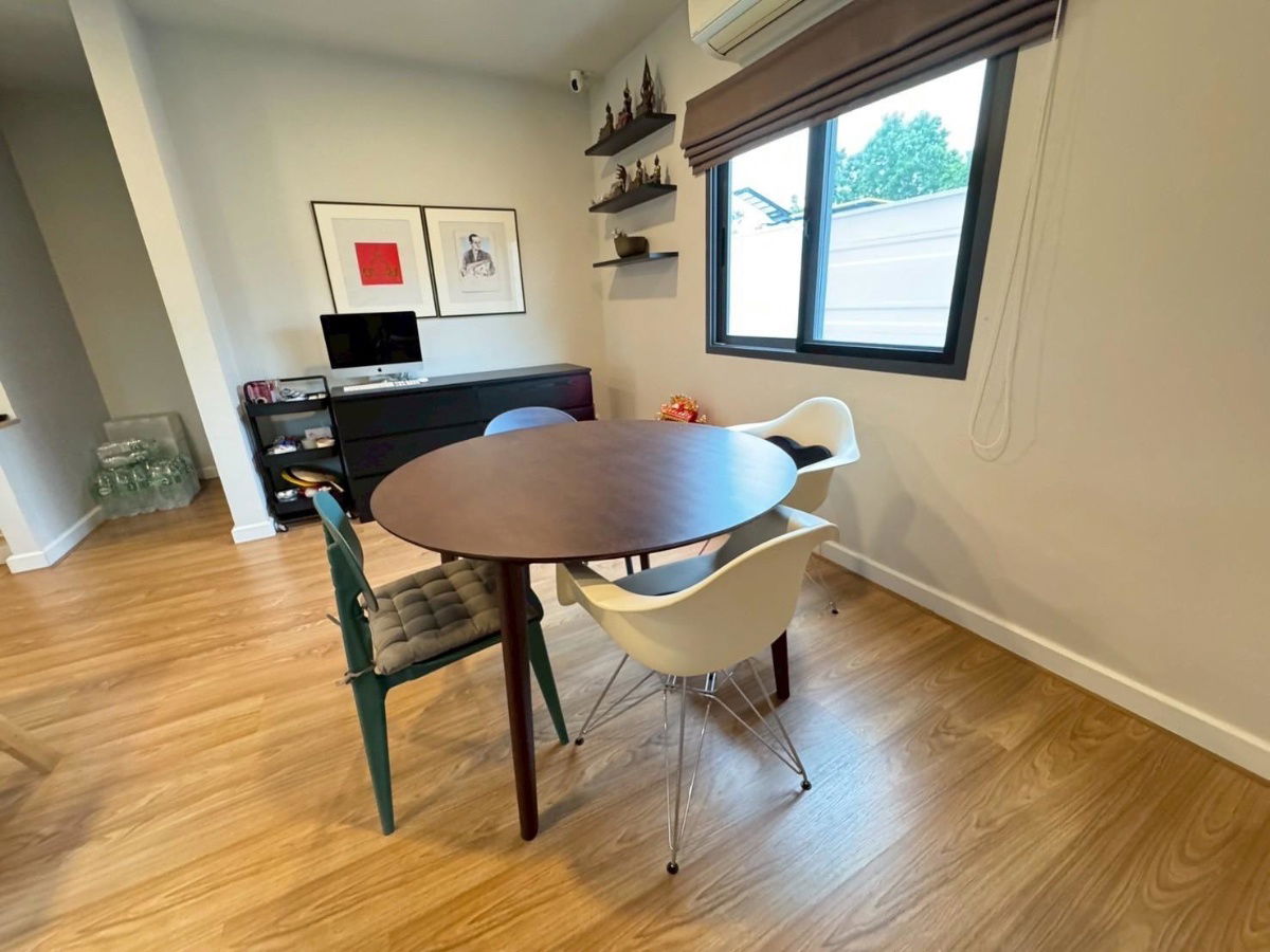 picture Beautiful fully-furnished home with built-in furniture, spacious living area, and large outdoor space - 7/22