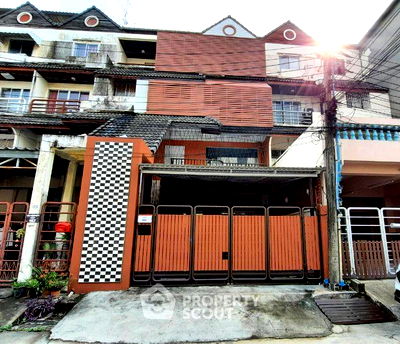 Houses for sale วิทยาลัยดุสิตธานี : 5-BR House at Varatorn Ville in Suan Luang (ID 1301990)