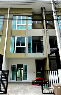 ขายทาวน์โฮม : 📌 ขายทาวน์เฮาส์ โครงการ เบล็ส ทาวน์ ศรีนครินทร์ - หนามแดง 3 ชั้น 3 ห้องนอน 3 ห้องน้ำ