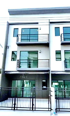 Townhouses for rent Nonthaburi : Baan Klang Muang Ratchapruek-Rama 5 MRT YaekTiwanon 2.9km. 3-story townhouse for rent 18sq.wa.
