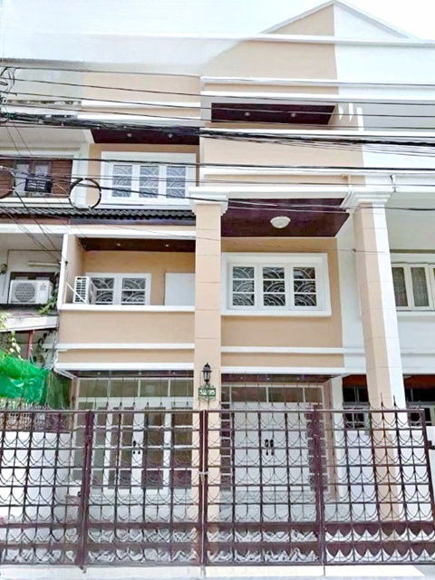 รูป เดอะวอล์ค เกษตร-นวมินทร์ 1.7 กม. 6นอน MRT วัชรพล1.3กม. รามอินทรา 30-36 ให้เช่าทาวน์โฮม 3 ชั้น โรงเบียรเยอรมัน - รูปที่ 1/8