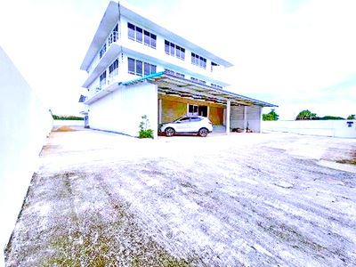 เช่าสำนักงาน เขตประเวศ : ถ.เฉลิมพระเกียรติ ร.9 28-32 MRT สวนหลวง ร.9 4.7กม. ให้เช่าอาคารพาณิชย์ 3ชั้น 2หลัง 900 ตรม.