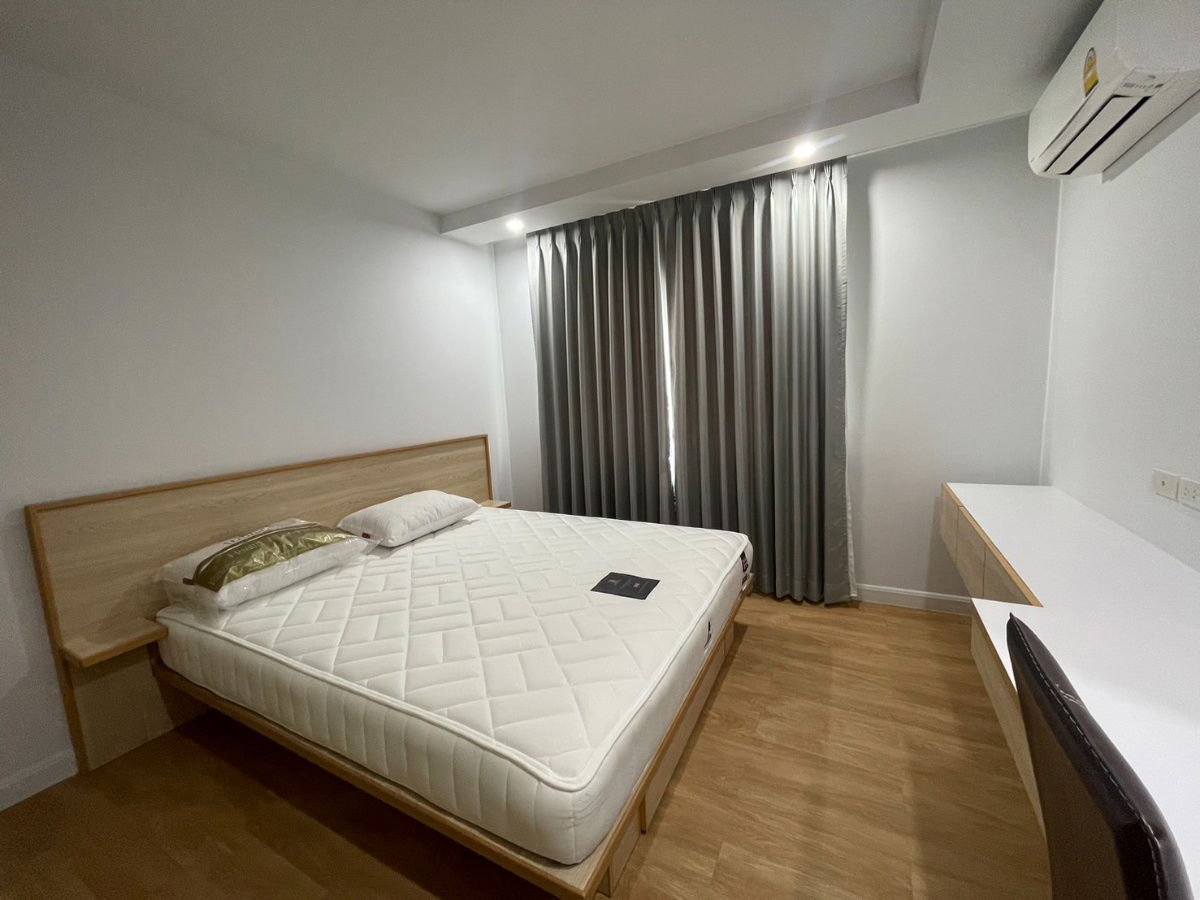 รูป ให้เช่า​ Vcondo​ อาคาร​1  ตึกใหม่ห้องสวย​,ขนาด34ตรม.​เตียง​6 ฟุต, ตู้​เสื้อผ้าใหญ่​ 2ตู้​🤩 1นอน,1น้ำ - รูปที่ 1/6
