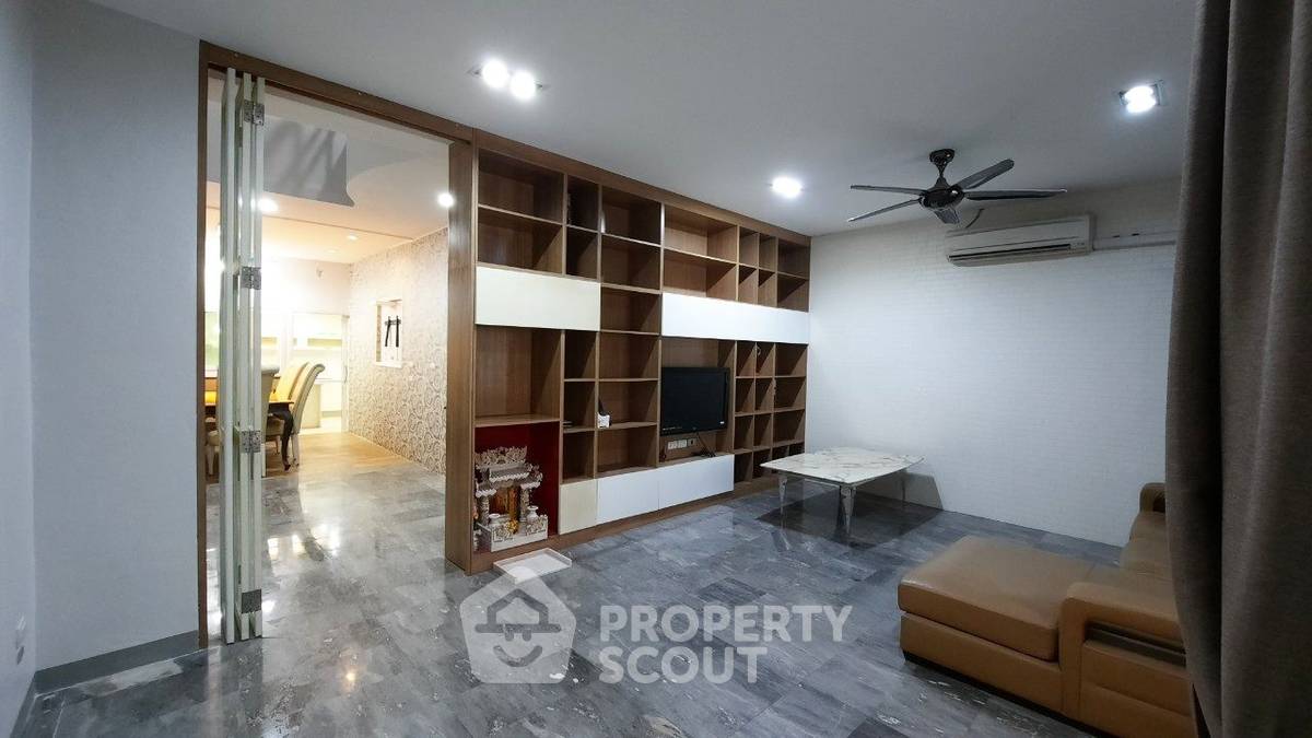 picture 5-BR House at Varatorn Ville in Suan Luang (ID 1301990) - 3/20
