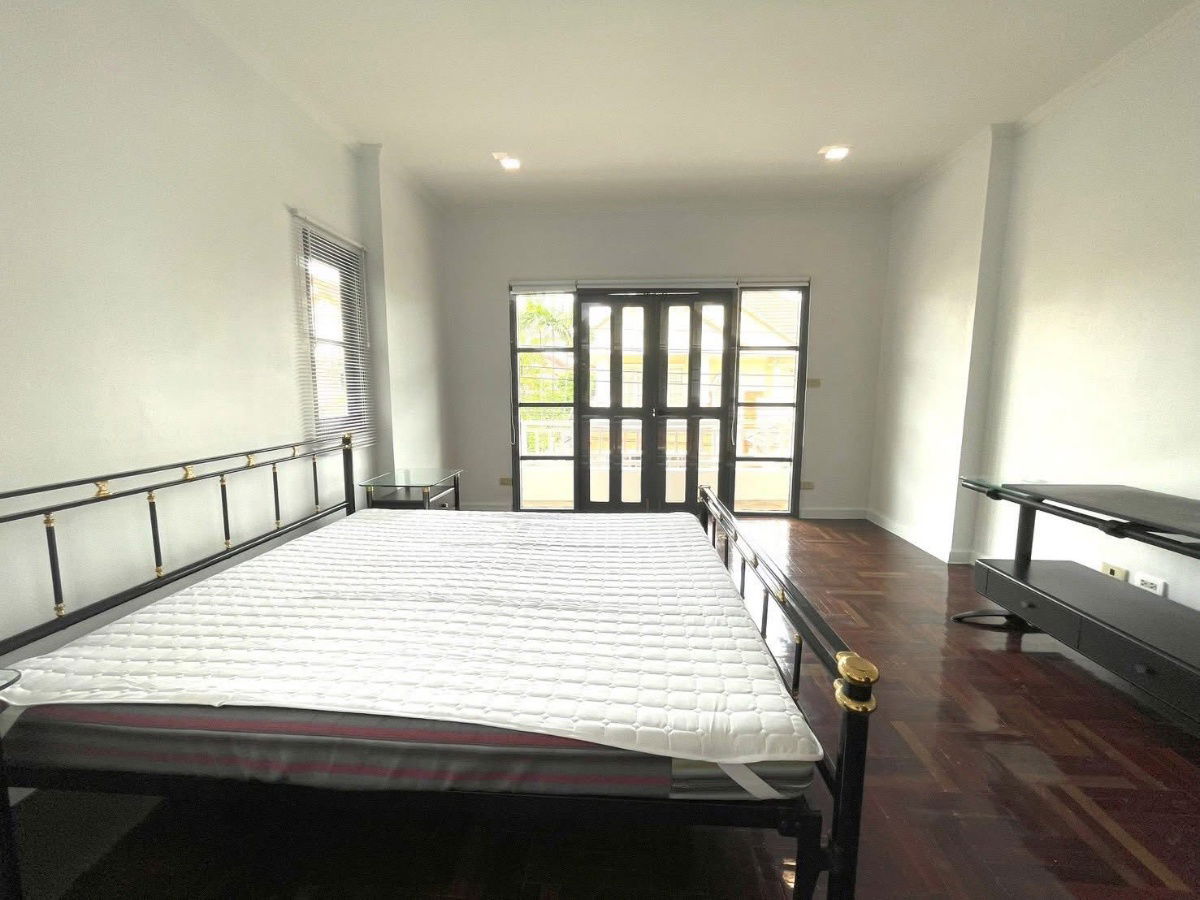 รูป 🏡⭐️ ให้เช่า บ้านกรองทอง พัฒนาการ 32 รีโนเวทใหม่ ใกล้ทองหล่อ 5 กม. เหมาะอยู่อาศัยหรือทำโฮมออฟฟิศ - รูปที่ 11/15