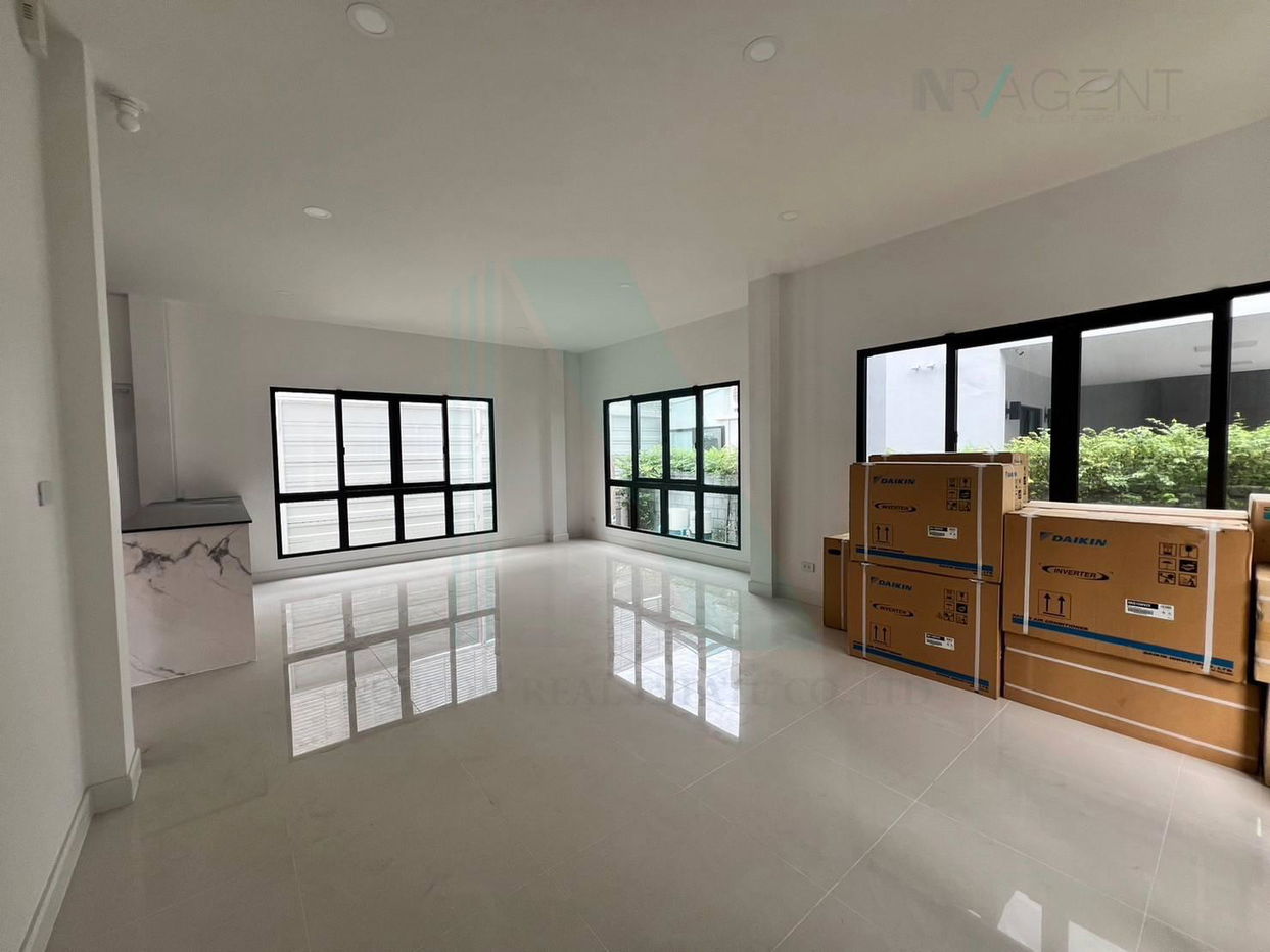 picture 📌 For Rent House THE CITY EKAMAI-LADPRAO 3-story 4 bedroom 5 bathroom - 2/8