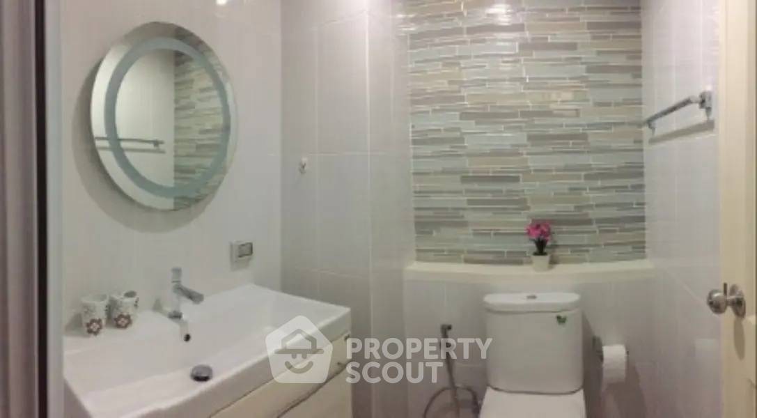 picture 1-BR Condo at Life @ Ladprao 18 near MRT Lat Phrao (ID 2277225) - 8/15