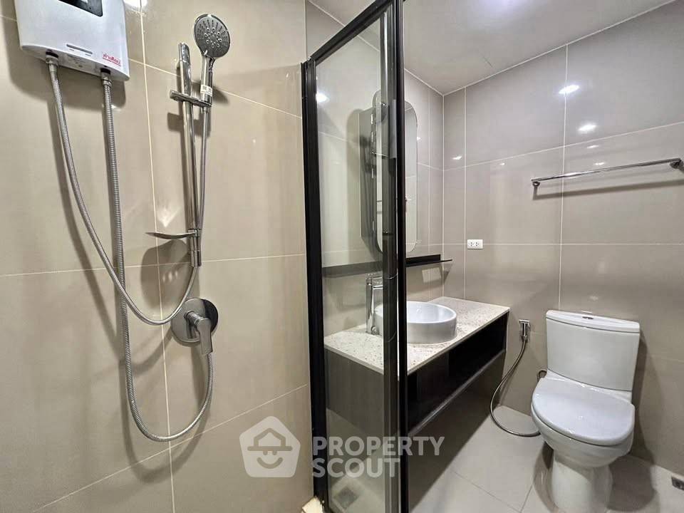 picture 2-BR Condo at XT Huaikhwang near MRT Huai Khwang (ID 2279781) - 12/17