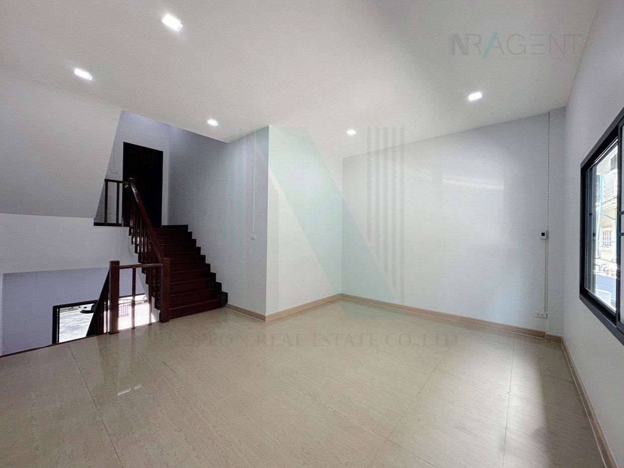picture 📌 For Rent 3-story Townhouse KETNUTCHERMINE 3 bedroom 4 bathroom - 6/8