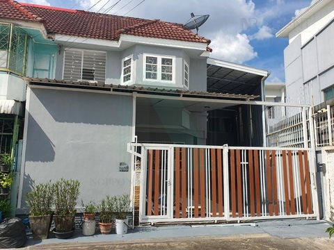 📌 For Sell Town house FIRST HOME 2-story 3 bedroom 2 bathroom