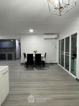 คอนโด 3-ห้องนอน ที่ ทองหล่อ ทาวเวอร์ คอนโดมิเนียม ใกล้ BTS ทองหล่อ (ID 2233281)