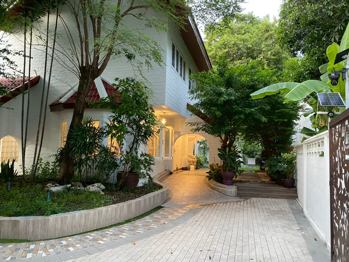 picture for rent single House 4 Bed 5 Bath private house soi Sukhumvit 50 S15-27320)  - 20/24