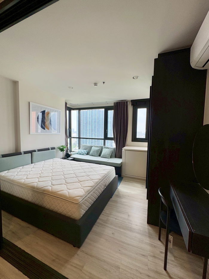 รูป XT Huaikhwang For rent   Cheapest  Price !!!  20,000 baht Sqm : 30.12sqm  1 Bedroom, Living room, Kitchen and bathroom (Line ID: meigood777) - รูปที่ 1/5