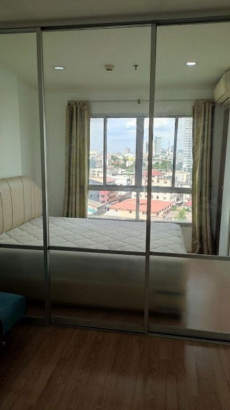รูป ราคาถูก คอนโด ลุมพินี วิลล์ แจ้งวัฒนะ - ปากเกร็ด ตึก A ชั้น10 แบบ 1 ห้องนอน 22 ตรม. ของครบ เพียง 5,500 บาท เท่านั้น - รูปที่ 1/5