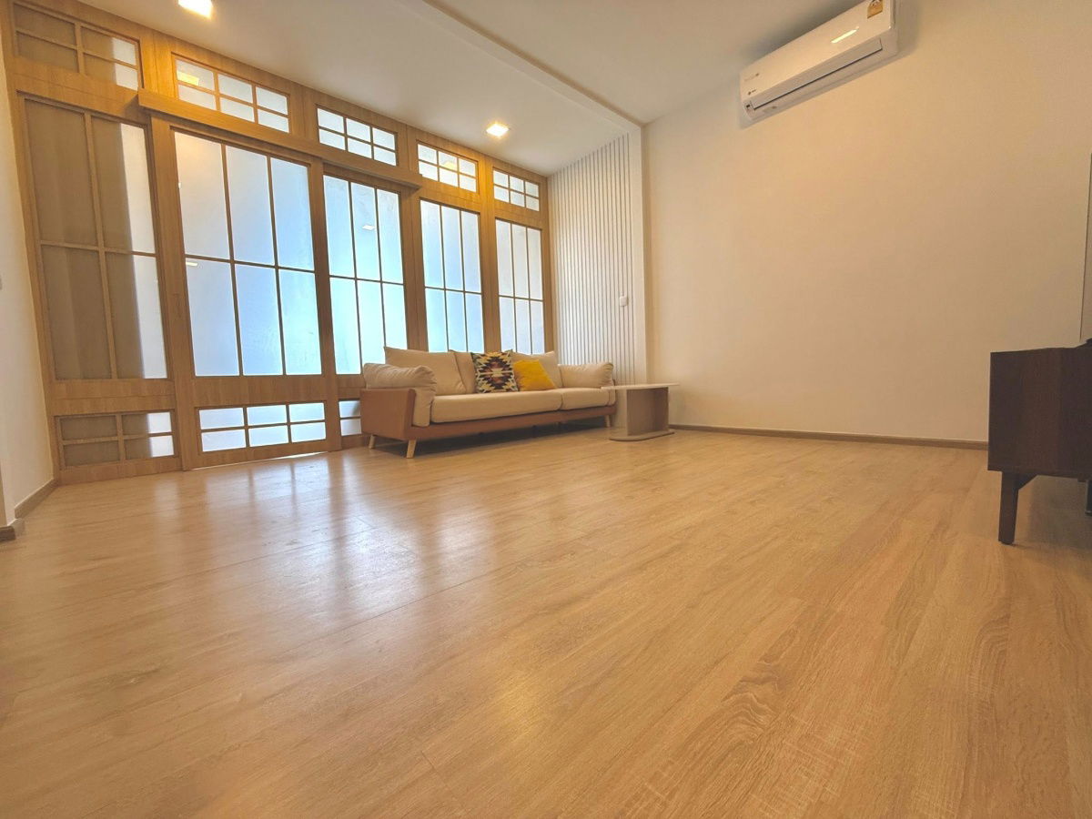 picture For rent: XT Phayathai, has a balcony, no blocked view, very beautiful room, lots of space. - 3/11