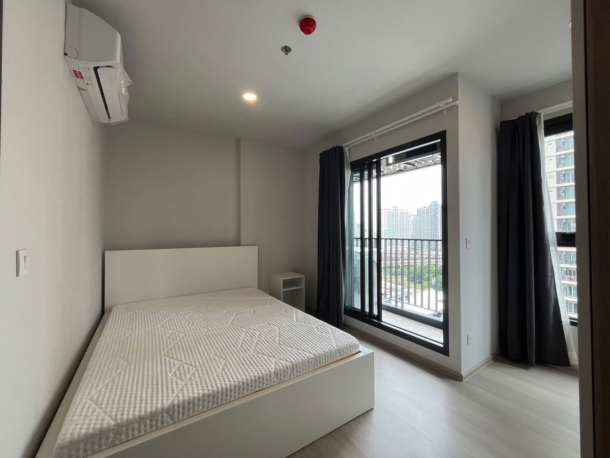 รูป 🏡 ห้องใหม่เอี่ยม! เงียบเป็นส่วนตัว เฟอร์+เครื่องใช้ไฟฟ้าครบพร้อมอยู่ โครงการ Aspire Onnut Station !! 💕 - รูปที่ 4/8
