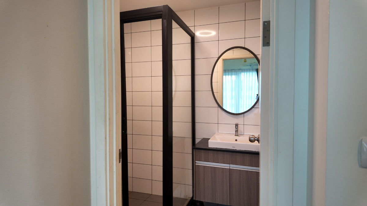 picture Code: KJ8404  for rent Chapter One Eco Ratchada - Huai Khwang // Line ID: @kjcondo (with @) // - 11/13
