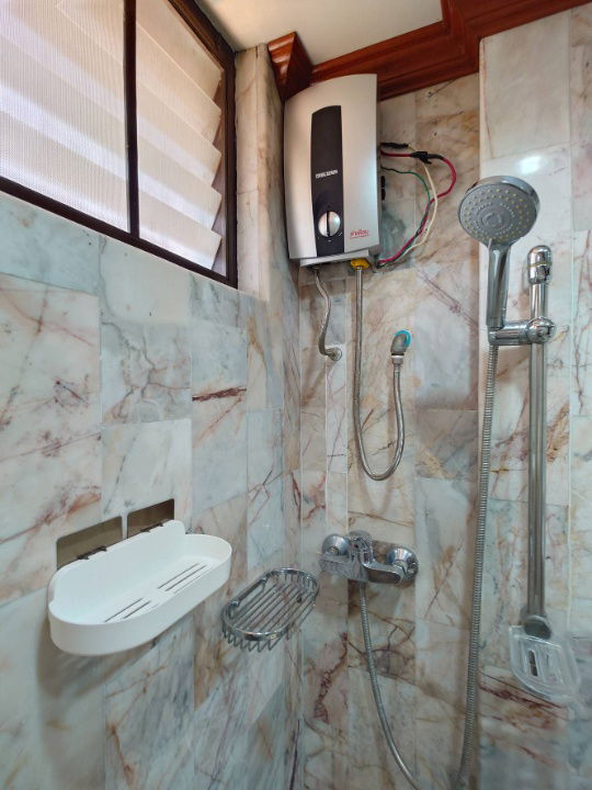 picture Single house for rent in Ployburin Village, 2 floors, fully furnished. Complete with furniture and facilities. Near Montfort Primary School. RW006820  - 25/25