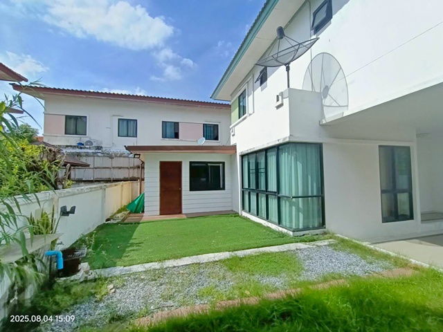 picture Lotus Lam Luk Ka 650 m. Baan Fah Piyarom 2-story detached house for rent 52 sq.wa.210 sq.m. air furn - 2/8