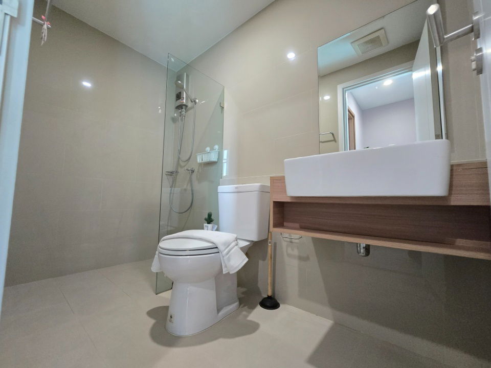 picture SF127 Condo for sale: Library Houze Charan 13, corner unit.  Only 1 unit per floor. - 13/16