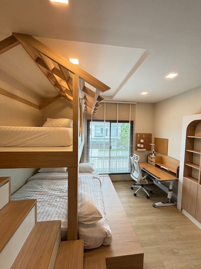 รูป H 904 ให้เช่า บ้านเดี่ยว 2 ชั้น ม.Pimnara Srinakarin - Bangna บ้านสวย สไตล์ญี่ปุ่น Fully furnished ราคา 98,000 บาท - รูปที่ 17/24