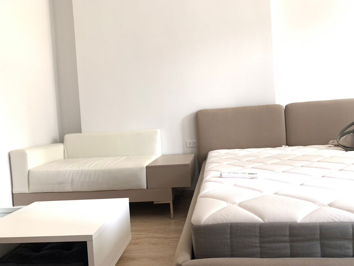 picture For rent: Ideo New Rama 9 condo, recently renovated with a new room, located along the main road. Beautiful room, move-in ready. - 2/10