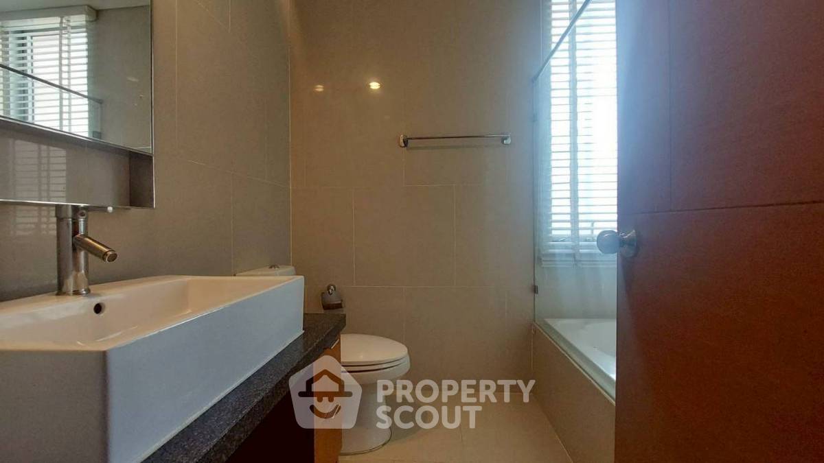 picture 2-BR Condo at Villa Sathorn near BTS Krung Thon Buri (ID 512530) - 9/18