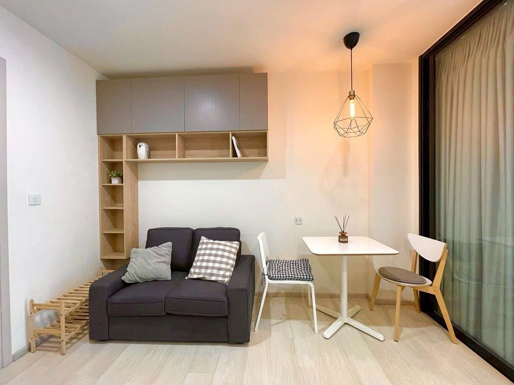 picture Big room with very nice and cozy decorated close to mrt  - 2/9