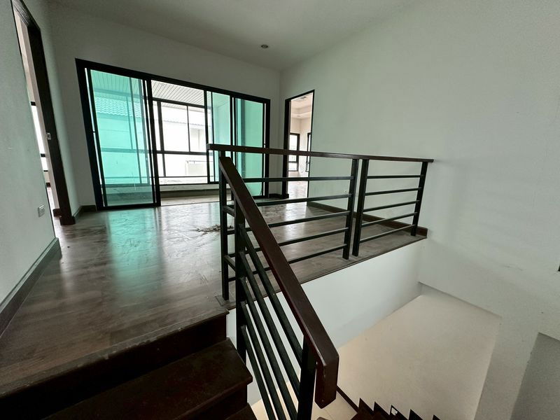 รูป บ้านเดี่ยวมือสอง ใกล้ห้างเจปาร์ค หมู่บ้านเดอะคอมพลีท ศรีราชา ชลบุรี  - รูปที่ 15/20