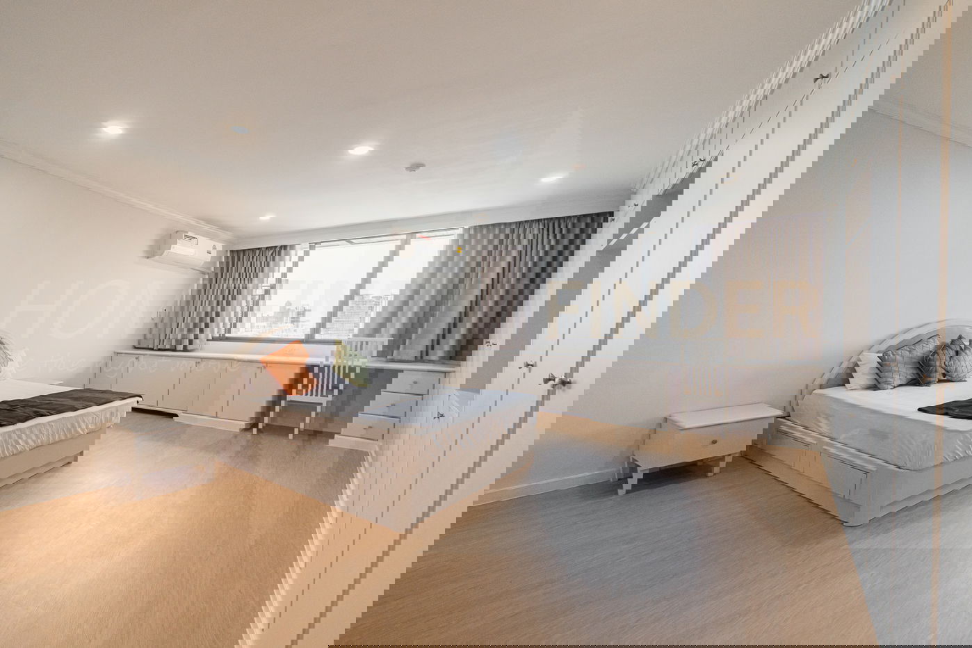 picture Oriental Towers 4 bedrooms, for sale - 7/12