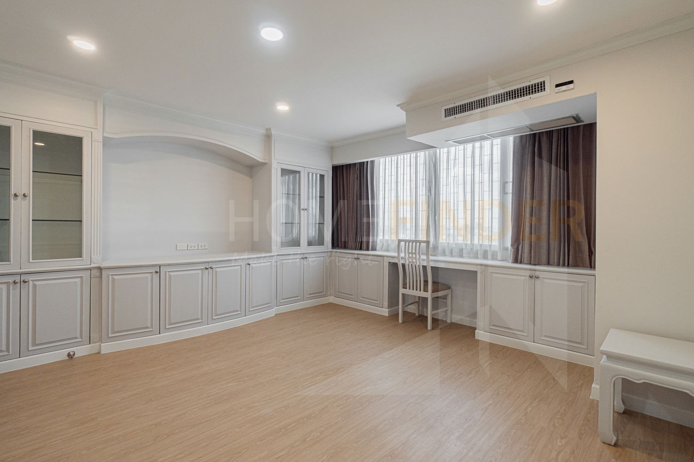 รูป Oriental Towers 4 bedrooms, for rent - รูปที่ 4/12