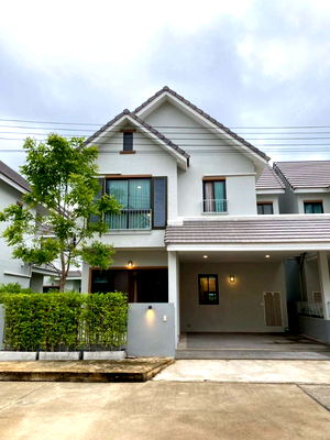 บ้านเดี่ยวให้เช่า : ให้เช่า หมู่บ้าน Graceland ตรงข้าม นานาชาติเกรซ 3 นอน 3 น้ำ (รับสุนัข) T.0946511456