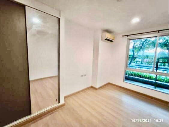 picture Urgent Sale! Poolside unit with direct access — just open your back door and step into the pool - 5/9