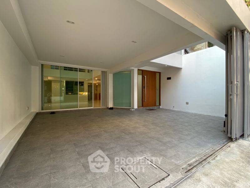 รูป ทาวน์เฮาท์ 3-ห้องนอน ใกล้ BTS นานา (ID 2280290) - รูปที่ 32/35
