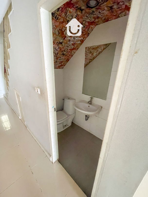 picture 3.5 Storey-Business Home for sale, Trio Romklao  - 9/37