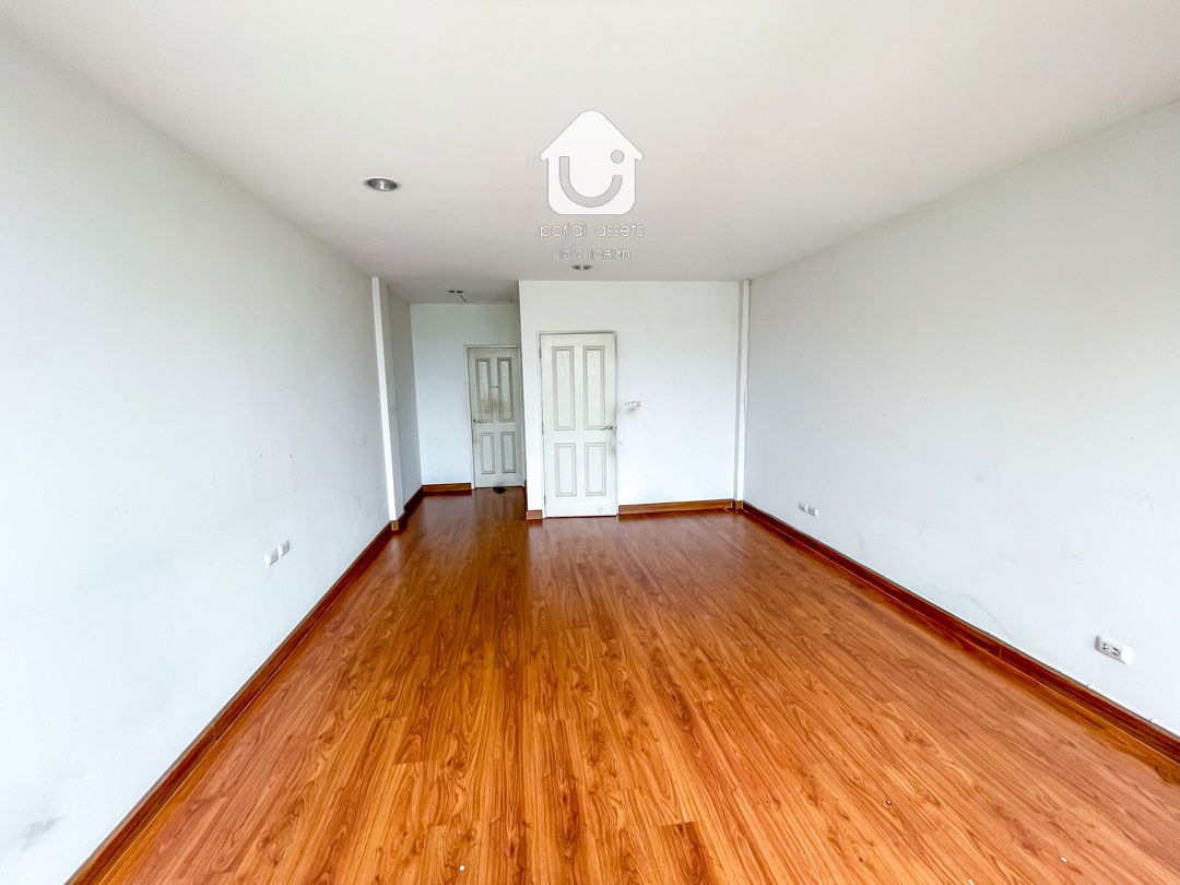 picture 3.5 Storey-Business Home for sale, Trio Romklao  - 29/37