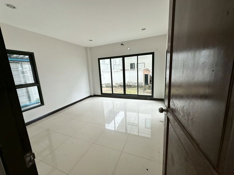 รูป บ้านเดี่ยวมือสอง ใกล้ห้างเจปาร์ค หมู่บ้านเดอะคอมพลีท ศรีราชา ชลบุรี  - รูปที่ 11/20