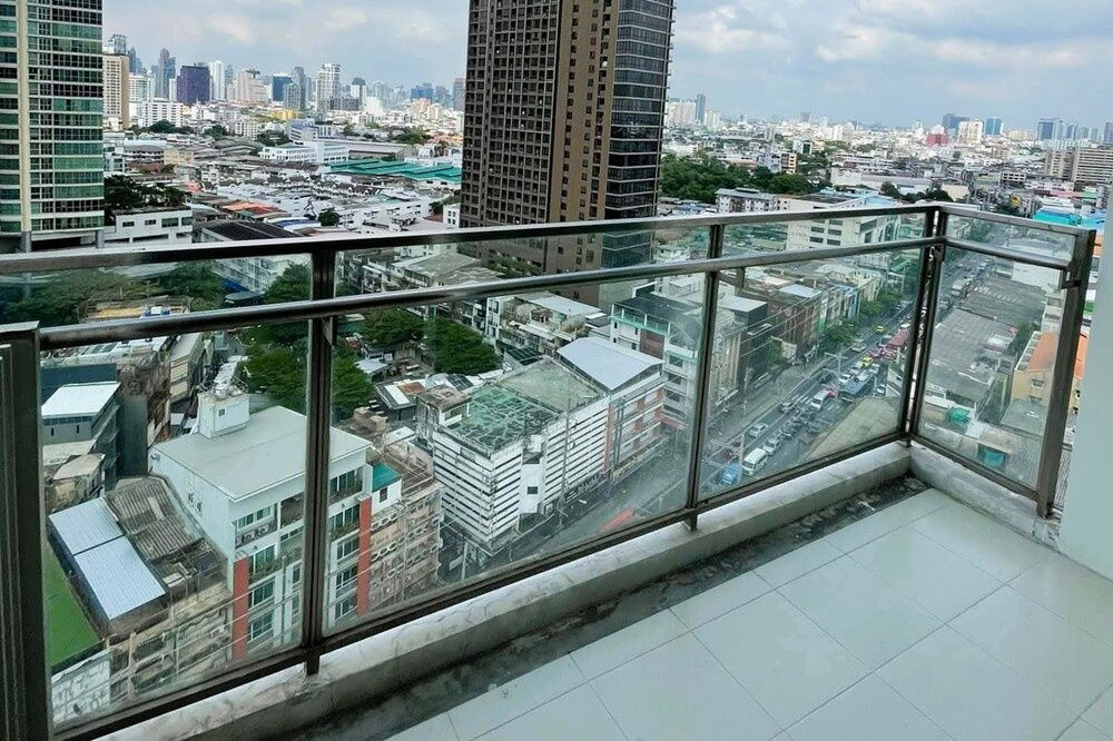 picture 🔥 For Rent !!🔥 Code C20250800063....The Bloom Sukhumvit 71, 3 bedroom, 2 bathroom, high floor 17++, Closed kitchen, furnished, ready to move in 📣📣 - 12/12