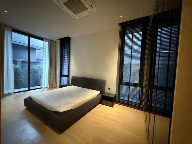 5-bed house for rent, 610 sqm, 127 sq wah, Siraninn Residences Pattanakarn