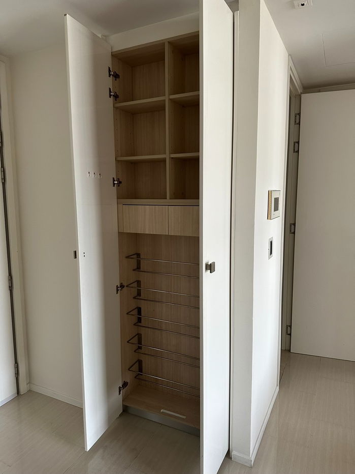 picture ***Condo For rent at Circle Living Prototype*** - 8/12