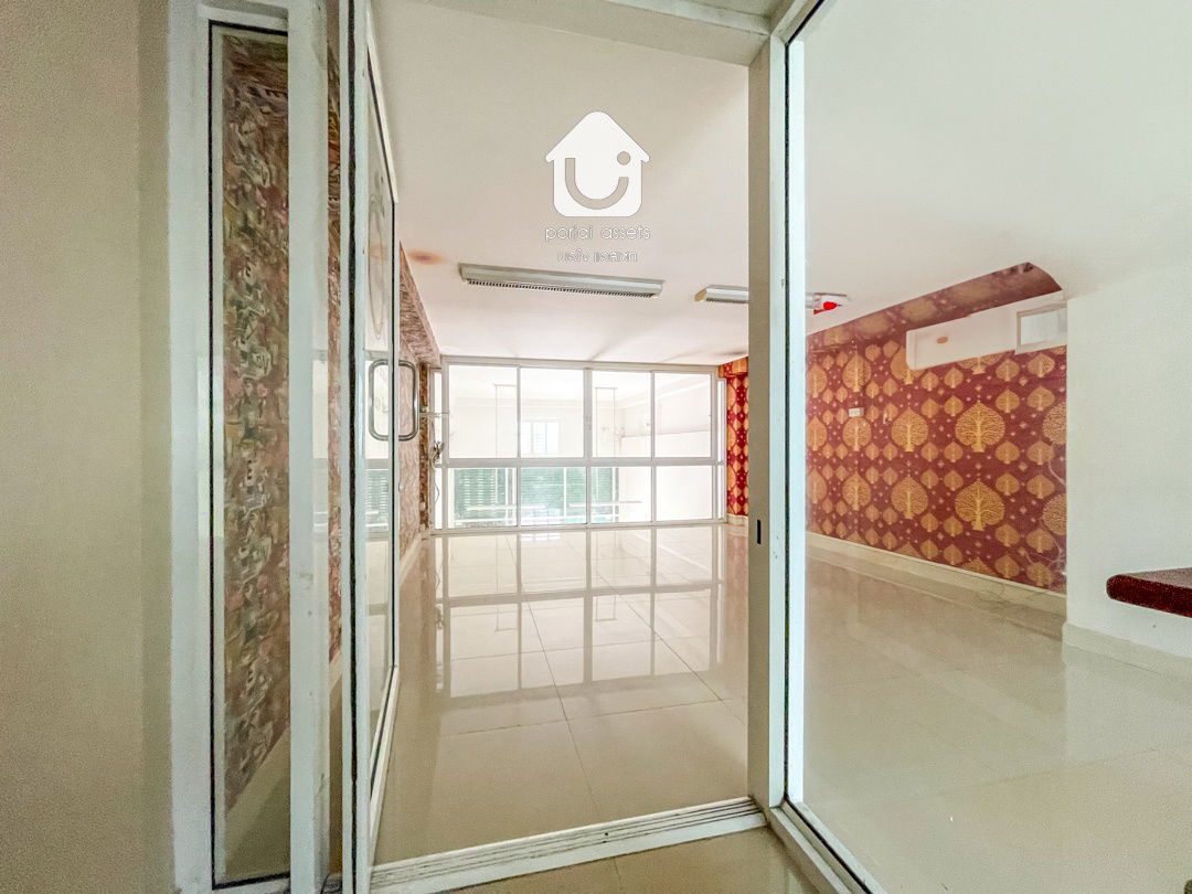 picture 3.5 Storey-Business Home for sale, Trio Romklao  - 11/37