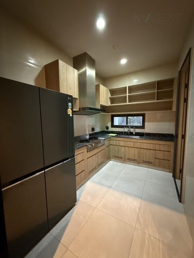 5-bed house for rent, 610 sqm, 127 sq wah, Siraninn Residences Pattanakarn