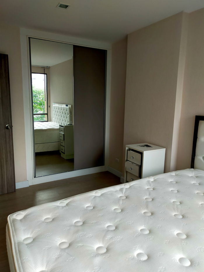 รูป ให้เช่า 1 ห้องนอน Metro Luxeรัชดา  - รูปที่ 4/9