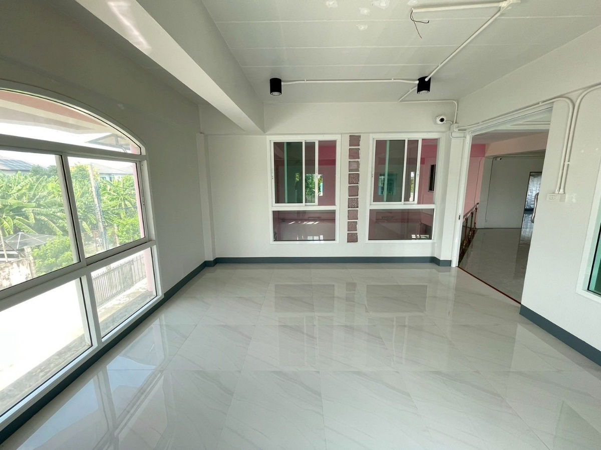 รูป 🟢For Rent🟢บ้าน อาคารสูง 4 ชั้น ใกล้ทางด่วนพระราม9 ห้องสวย เฟอร์ครบ! 📱ADD LINE @nathong97 (ตอบ ⚡ 24 Hr) P1173 - รูปที่ 5/8