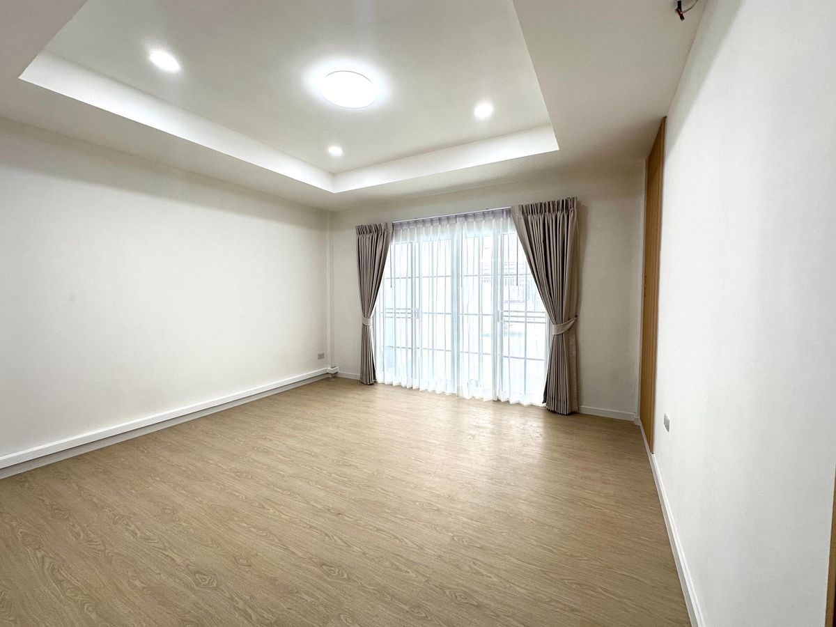 picture 🏰 Townhouse for sale in Wang Thong Wi Village, Phawadi Rangsit 🛠 Renovated the whole house 💸 Price 2.09 Free transfer ✈ Near Don Mueang Airport, - 11/14